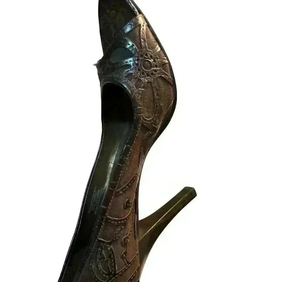 Carlos Santana Brown with Applique design Peep Toe Heels, Size 8 1/2 M, Pre-Owne - Picture 6 of 10